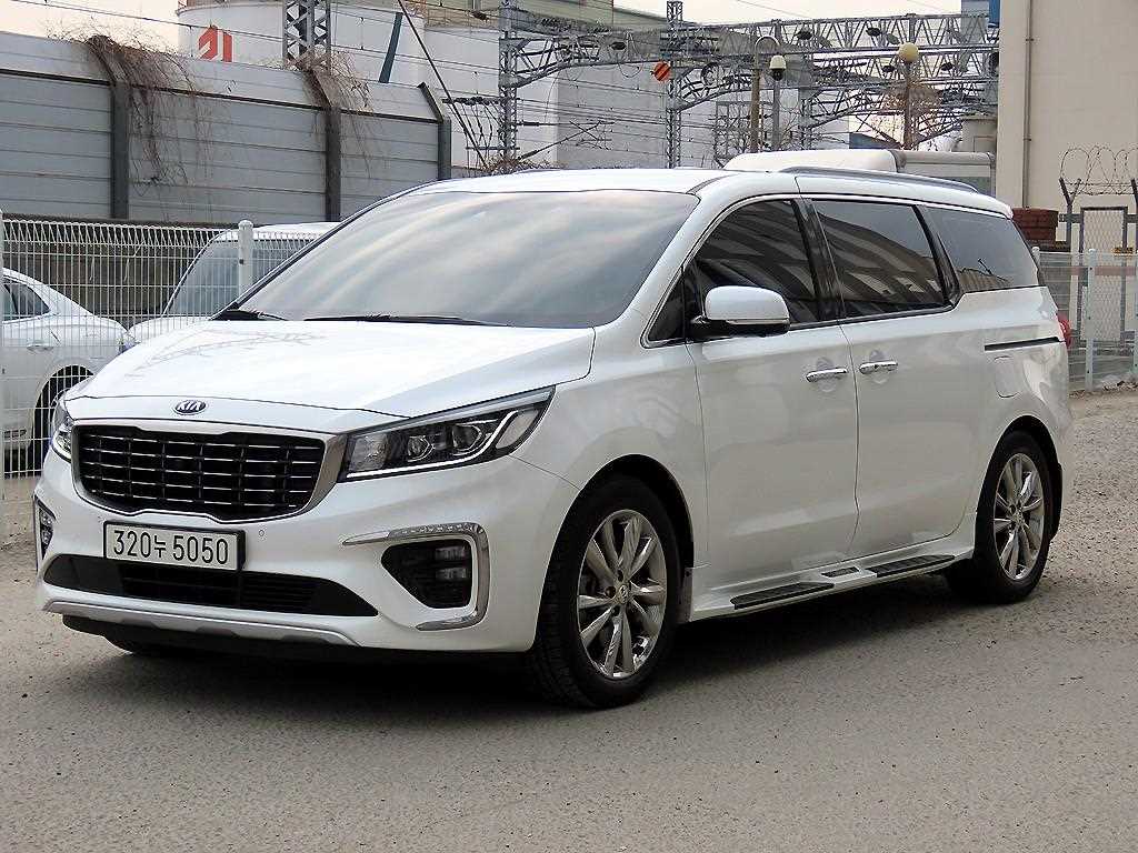 KIA Carnival - Vista 2