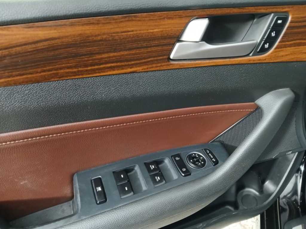 HYUNDAI Sonata - Vista 10