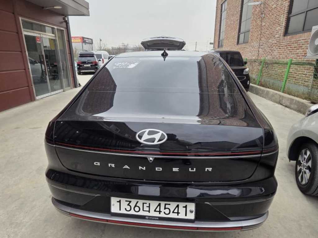 HYUNDAI Grandeur - Vista 4