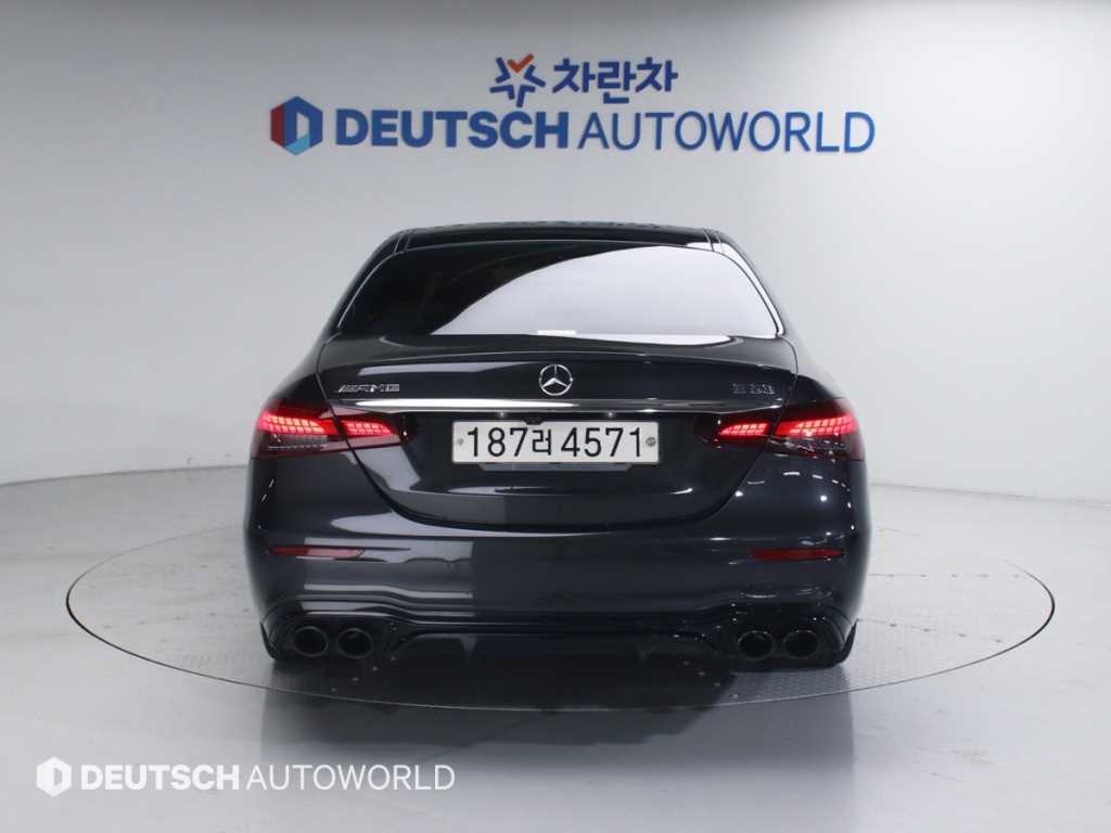 Mercedes Benz E class - Vista 4