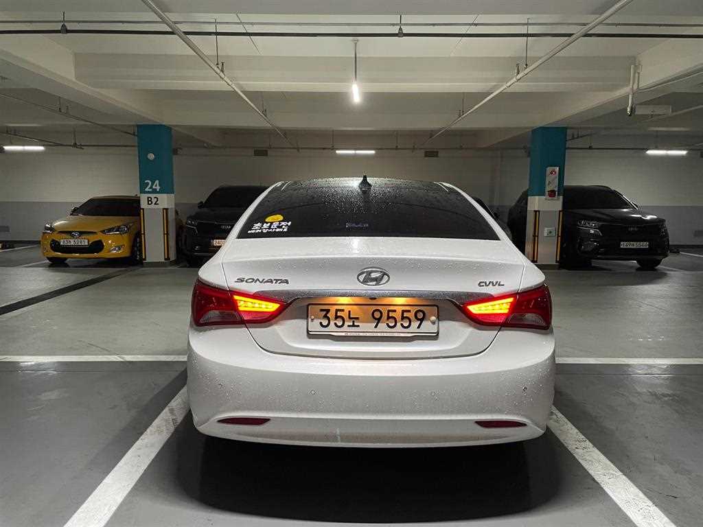 HYUNDAI Sonata - Vista 2