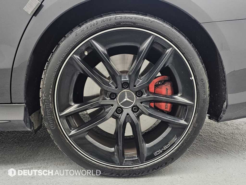 Mercedes Benz E class - Vista 5