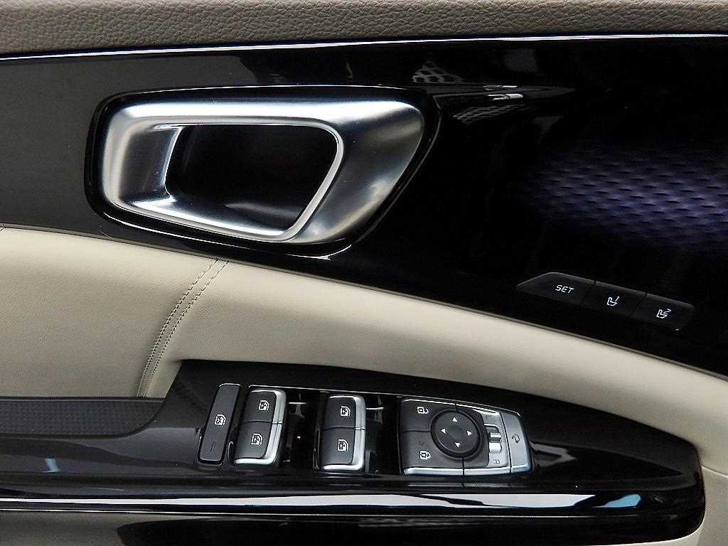 KIA Carnival - Vista 11