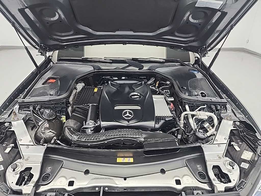 Mercedes Benz E class - Vista 6