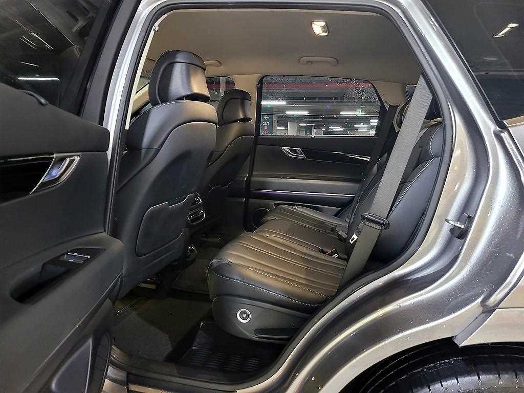 Genesis GV80 - Vista 8