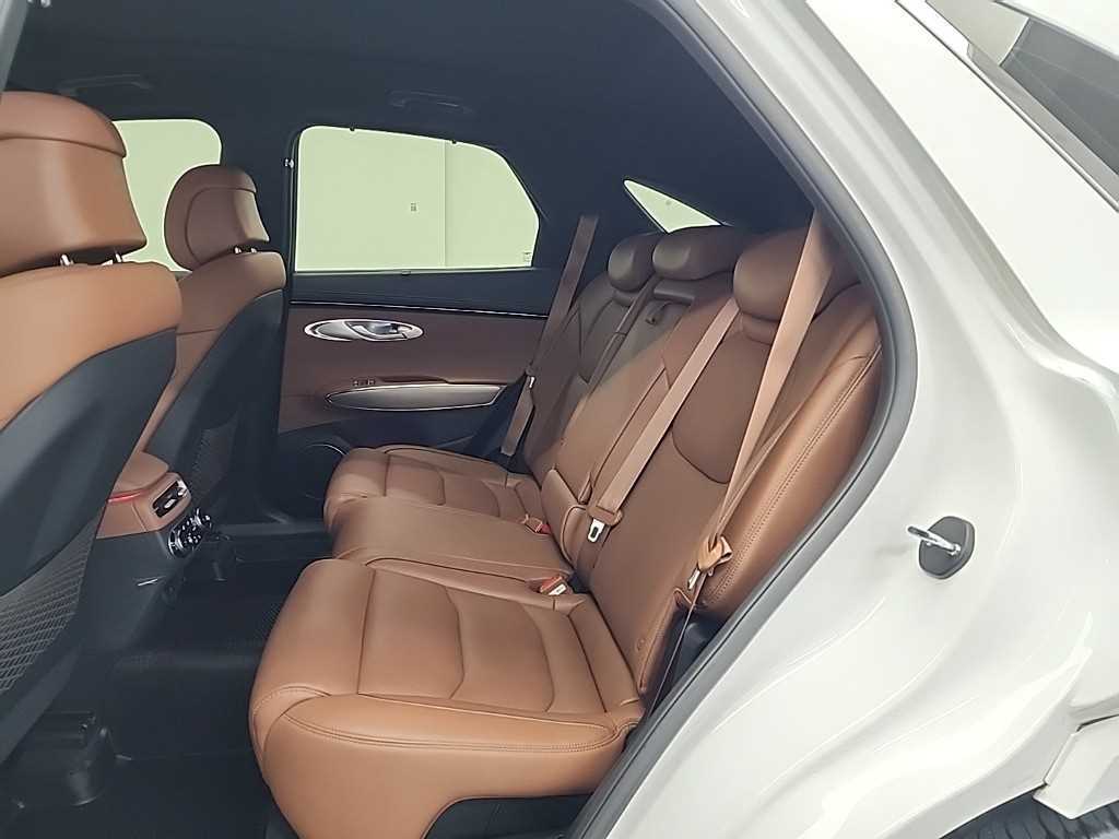 Genesis GV70 - Vista 12