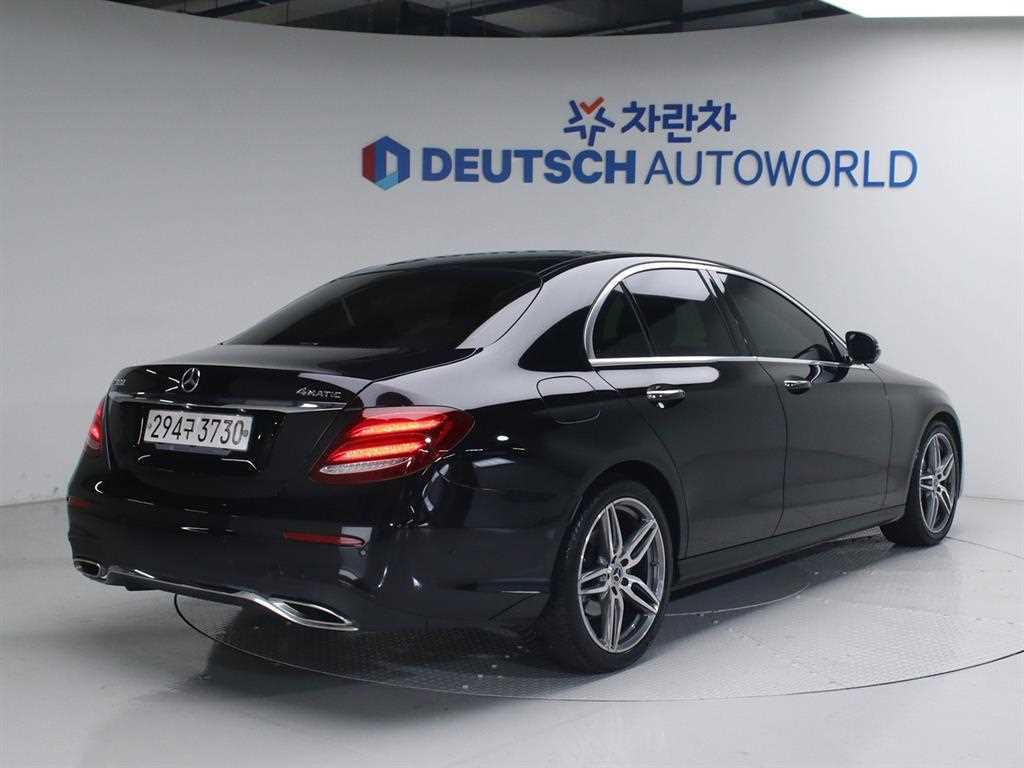 Mercedes Benz E class - Vista 2