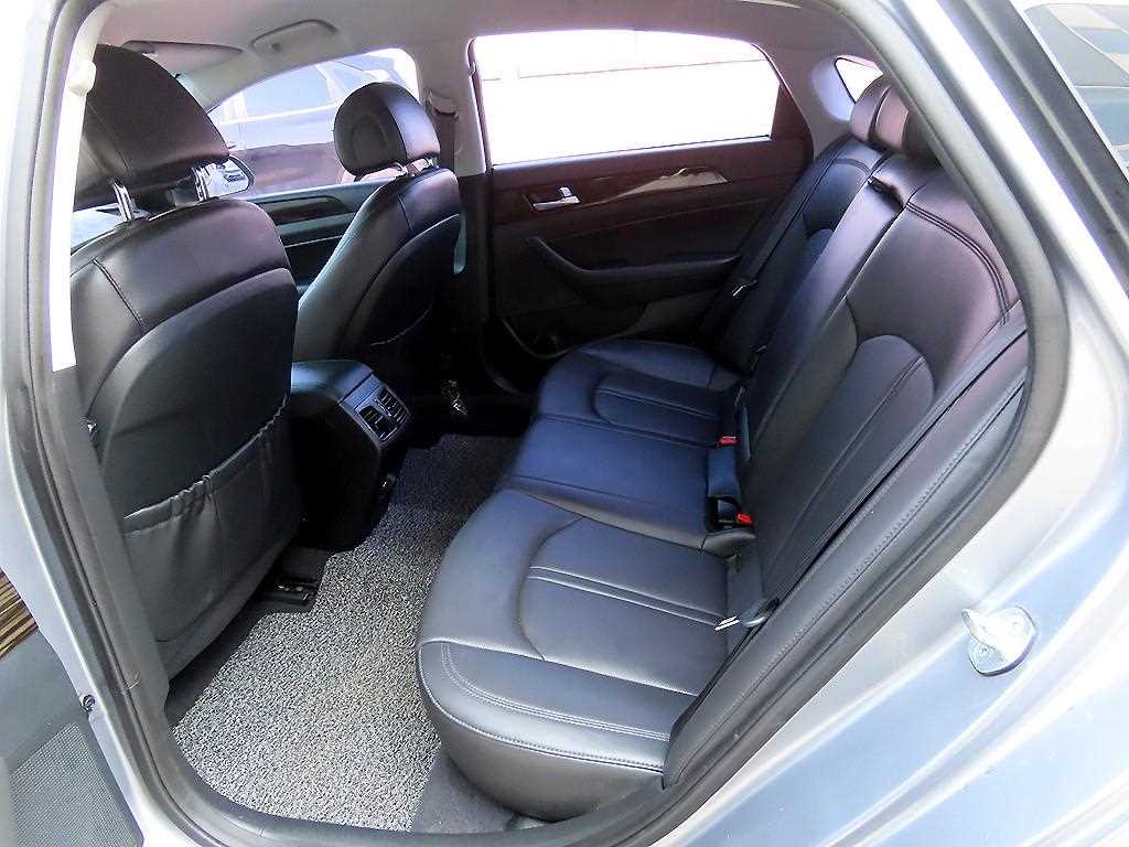 HYUNDAI Sonata - Vista 6