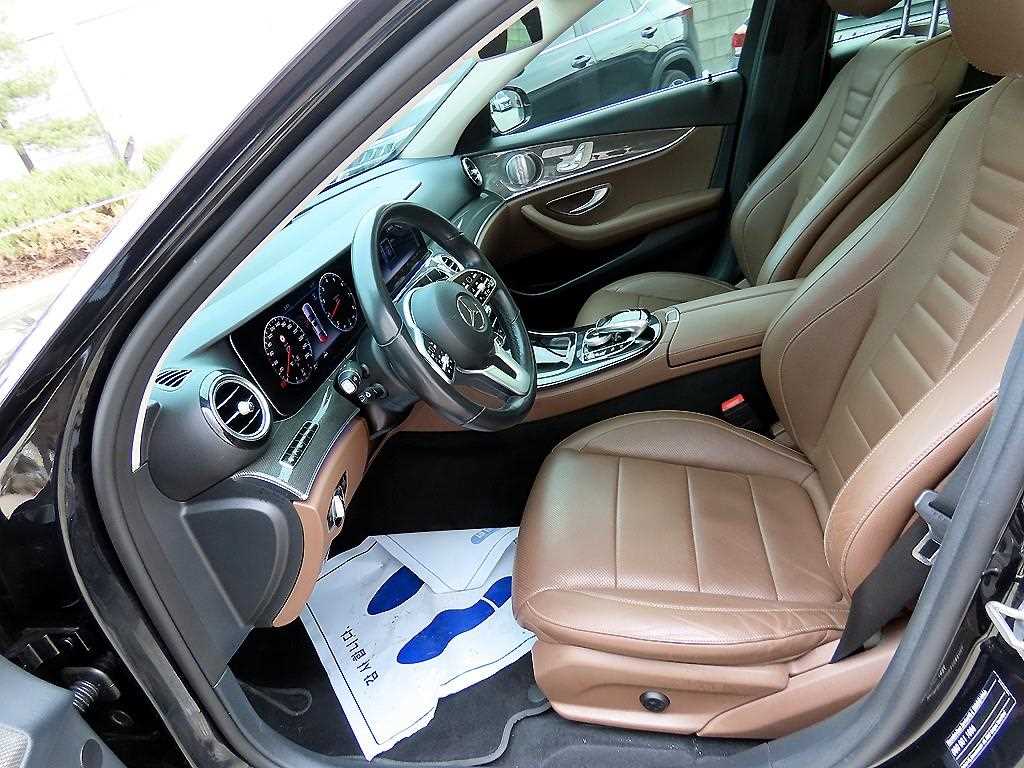 Mercedes Benz E class - Vista 5