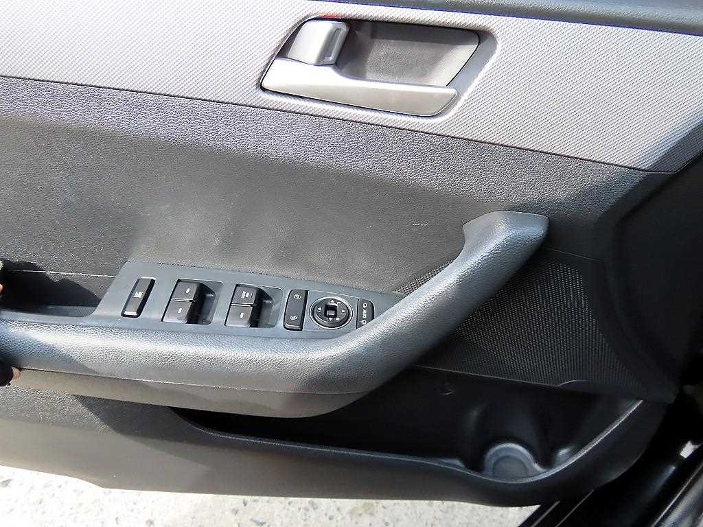 HYUNDAI Sonata - Vista 11