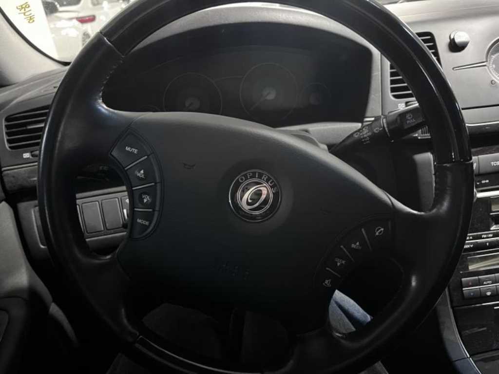 KIA Opirus - Vista 11