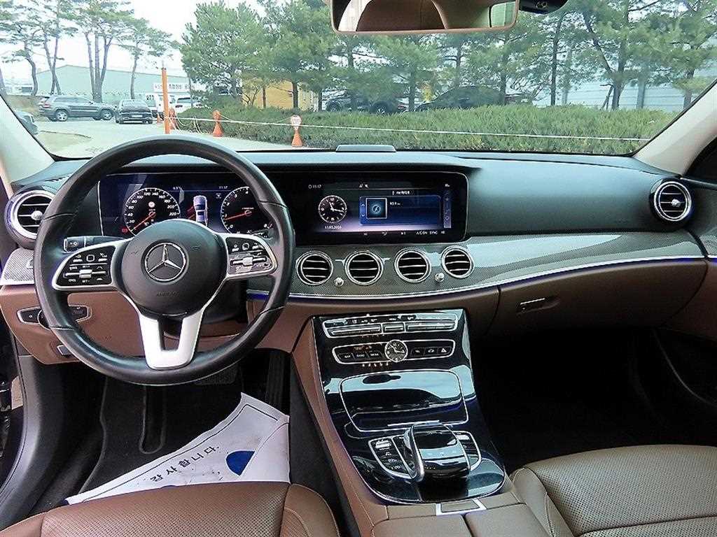 Mercedes Benz E class - Vista 7