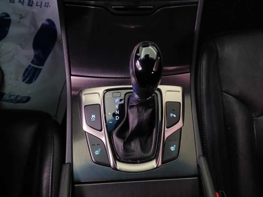 HYUNDAI Grandeur - Vista 11