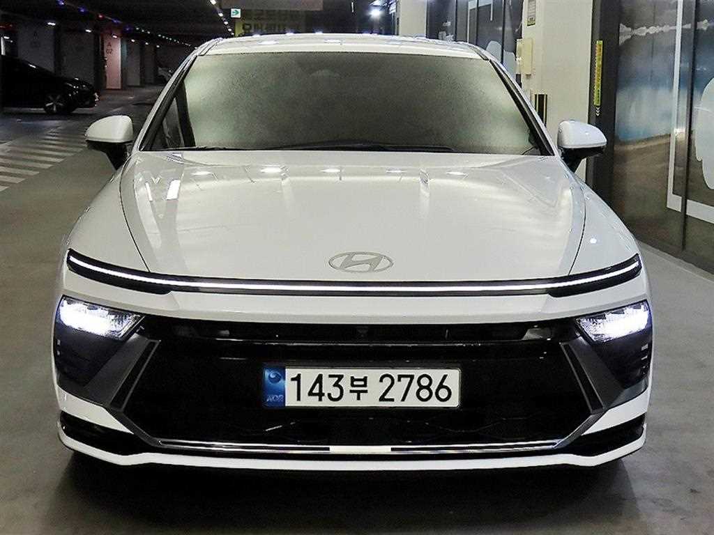 HYUNDAI Sonata - Vista 2