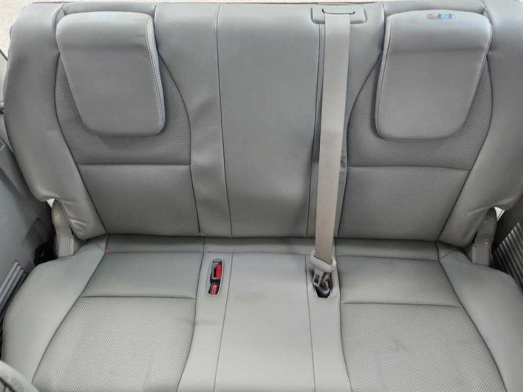 KIA Carnival - Vista 9