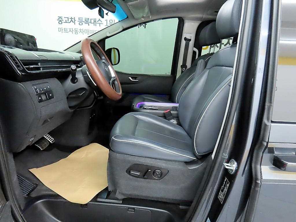 HYUNDAI Staria - Vista 5