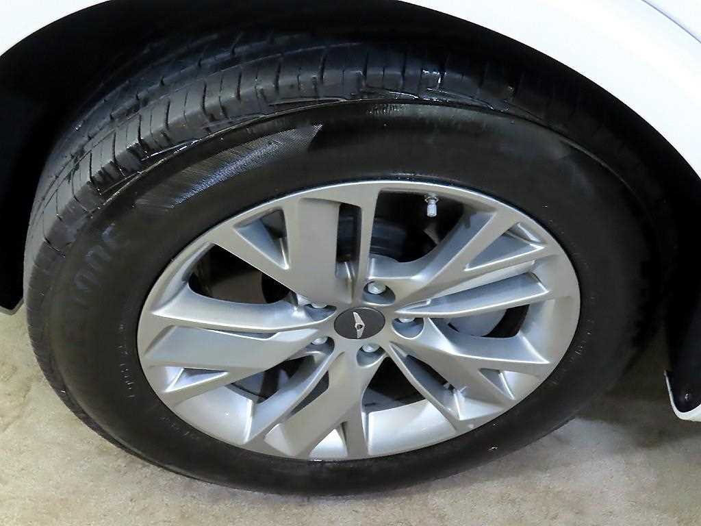 Genesis GV70 2024 Blanco - Importación desde Corea - HF Imports Iquique - Foto 20