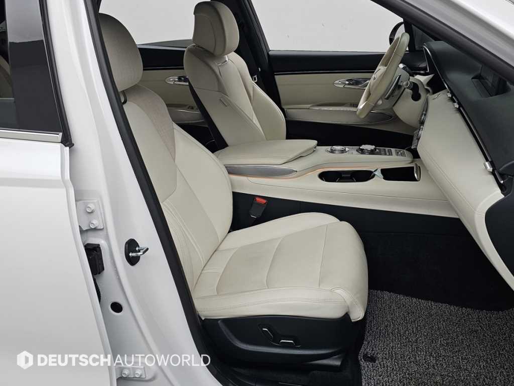 Genesis GV70 - Vista 10