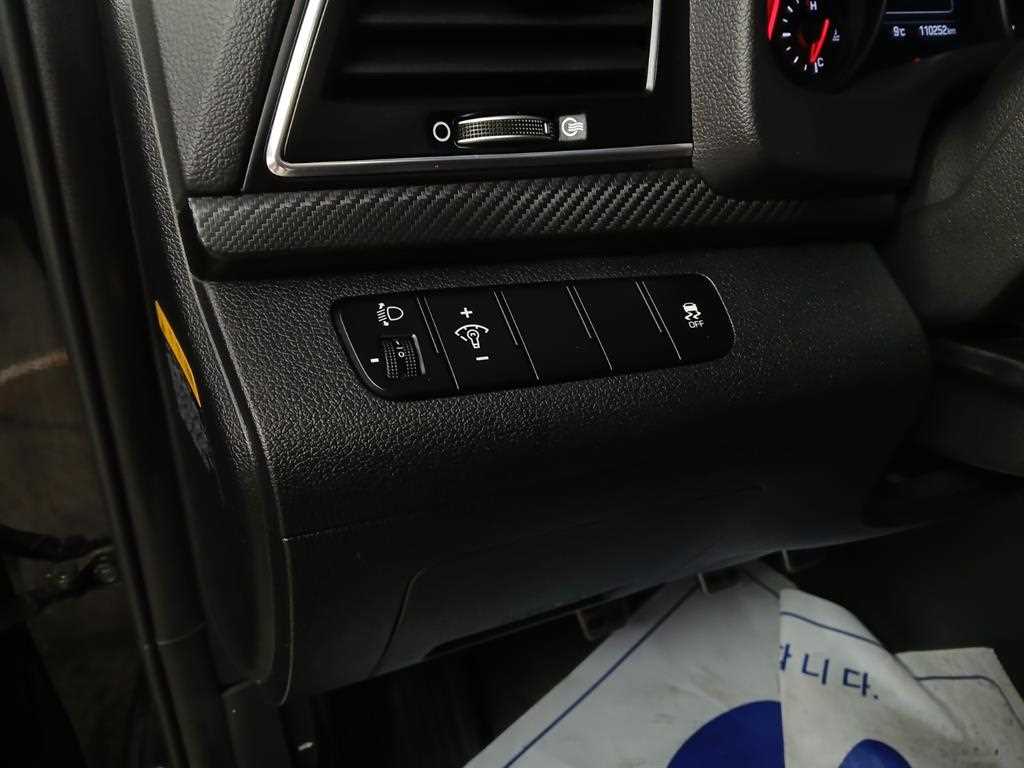 HYUNDAI Avante - Vista 12