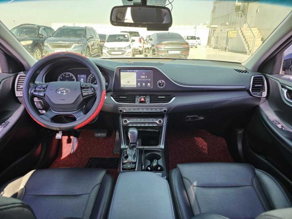 HYUNDAI Grandeur - Vista 9