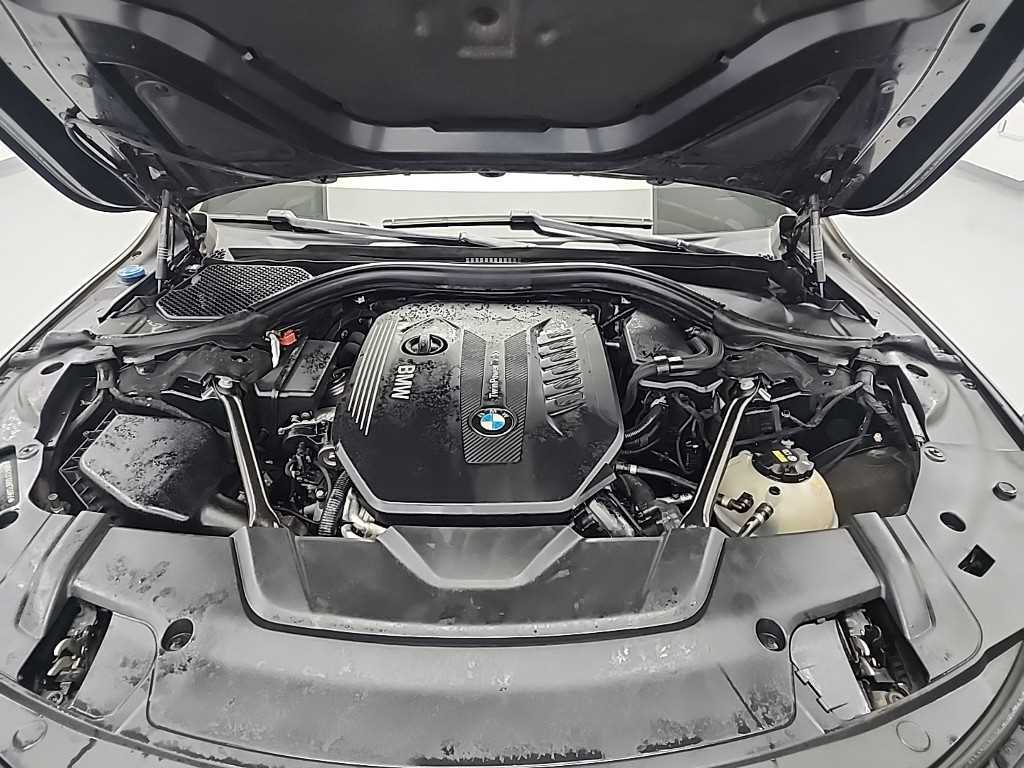 BMW 7 Series - Vista 5