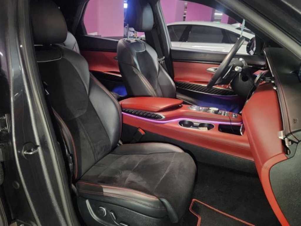 Genesis GV70 - Vista 7