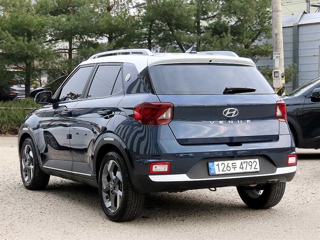 HYUNDAI Venue - Vista 3