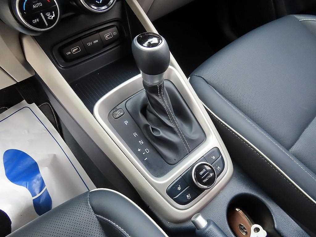 HYUNDAI Venue - Vista 10