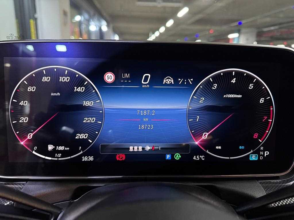 Mercedes Benz C Class - Vista 10