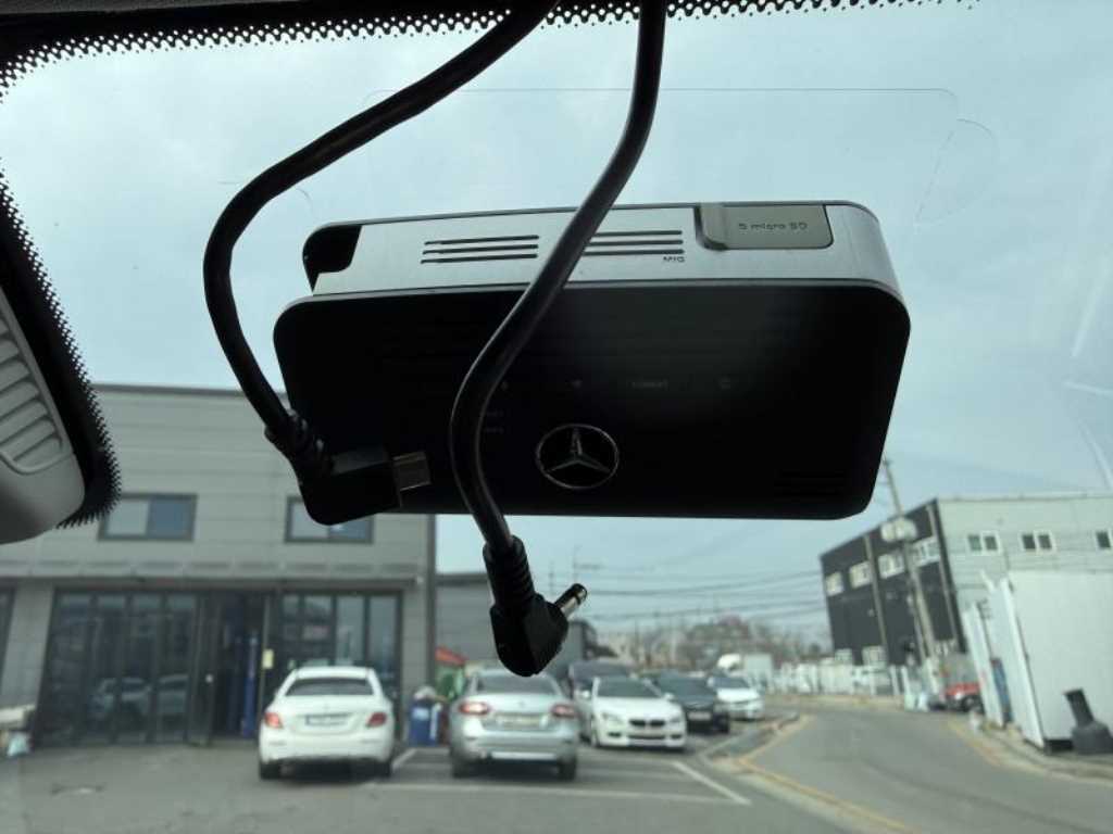 Mercedes Benz GLE Class - Vista 6