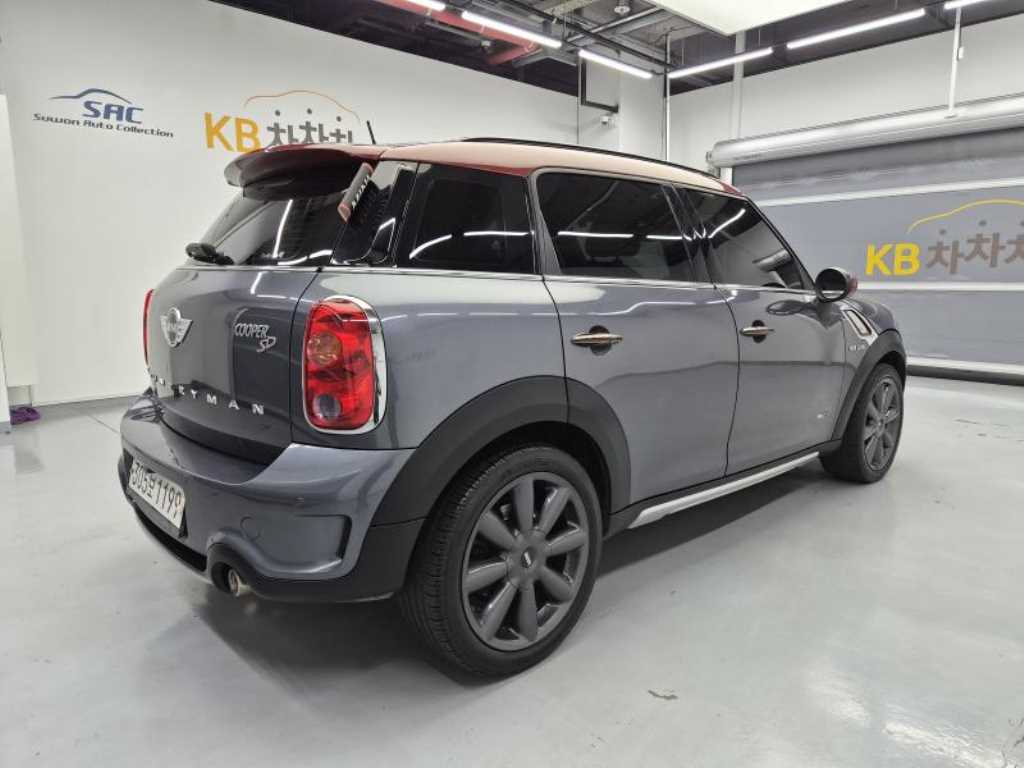 Mini Countryman - Vista 4