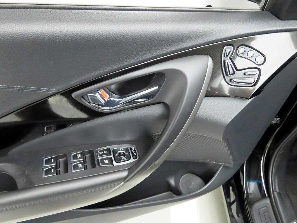 HYUNDAI Grandeur - Vista 11