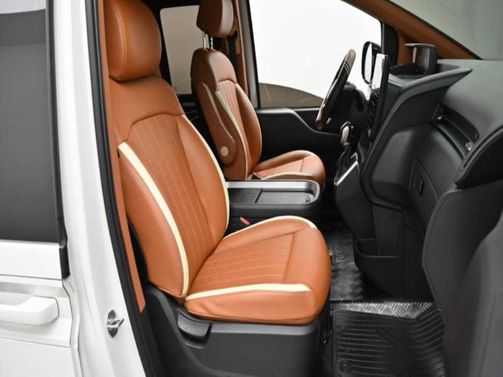 HYUNDAI Staria - Vista 12