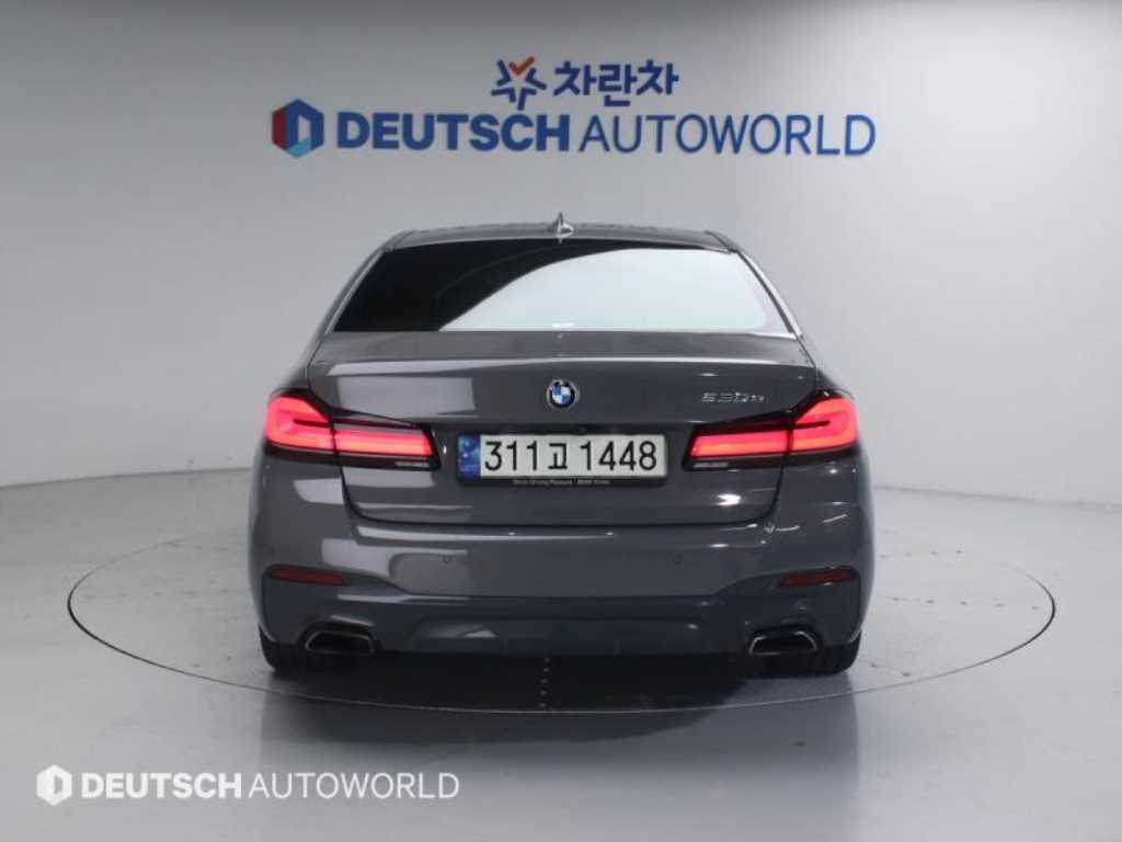 BMW 5 Series - Vista 4