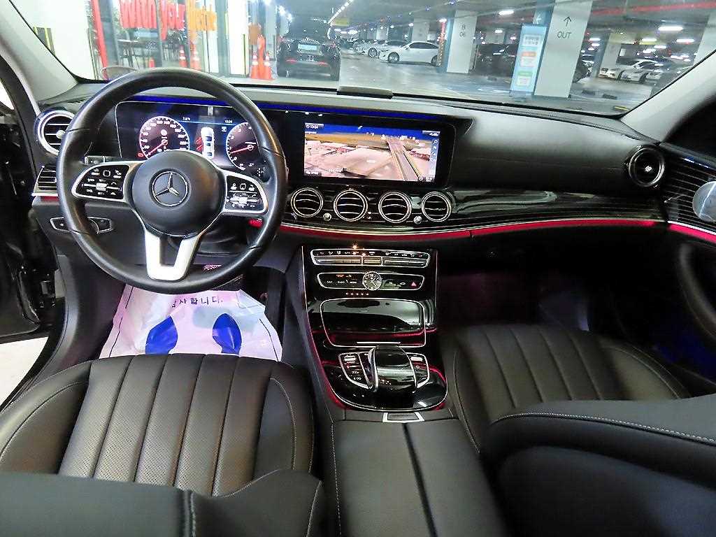Mercedes Benz E class - Vista 10