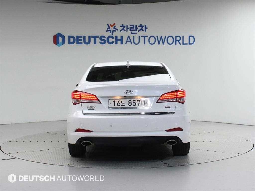 HYUNDAI i40 - Vista 4