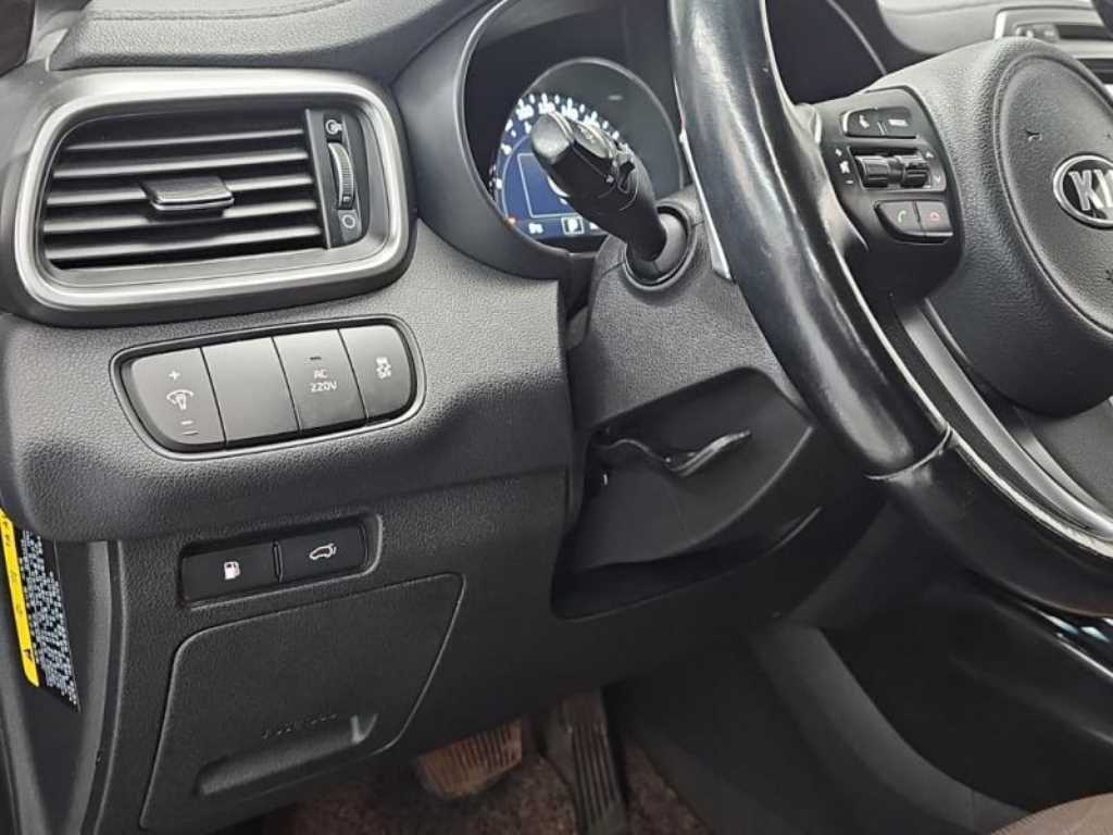 KIA Sorento - Vista 8