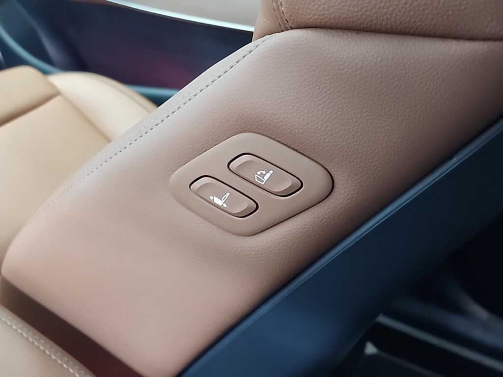 Genesis GV70 2024 Blanco - Importación desde Corea - HF Imports Iquique - Foto 13