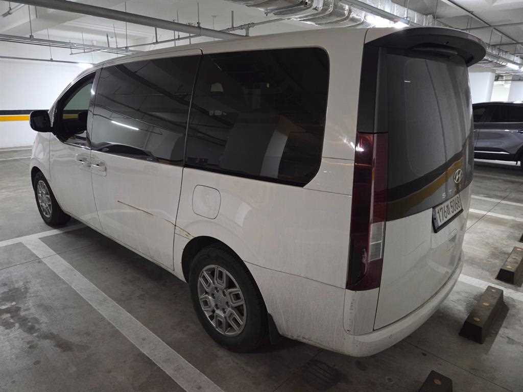 HYUNDAI Staria - Vista 6