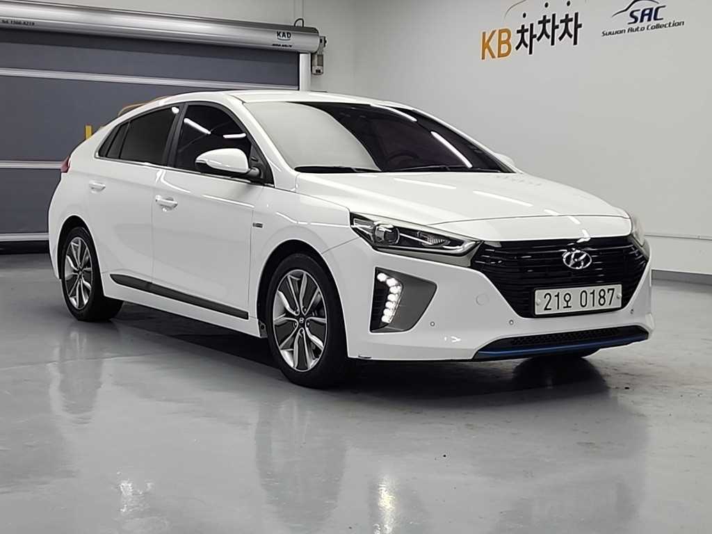 HYUNDAI Ioniq - Vista 4