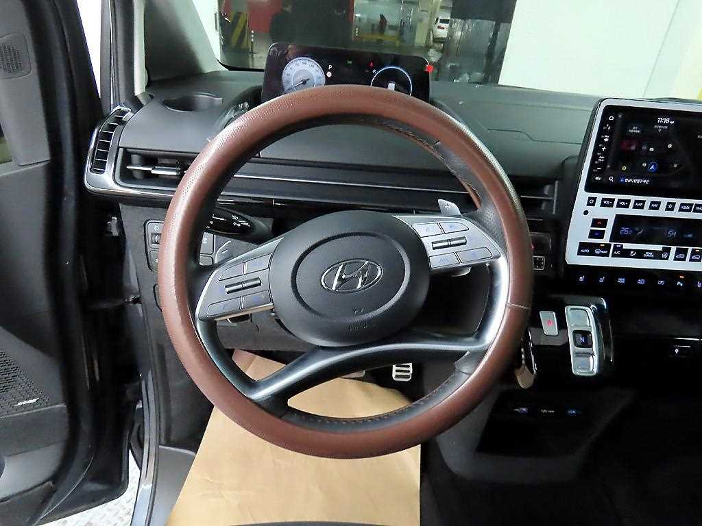 HYUNDAI Staria - Vista 9