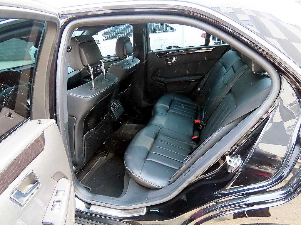 Mercedes Benz E class - Vista 6