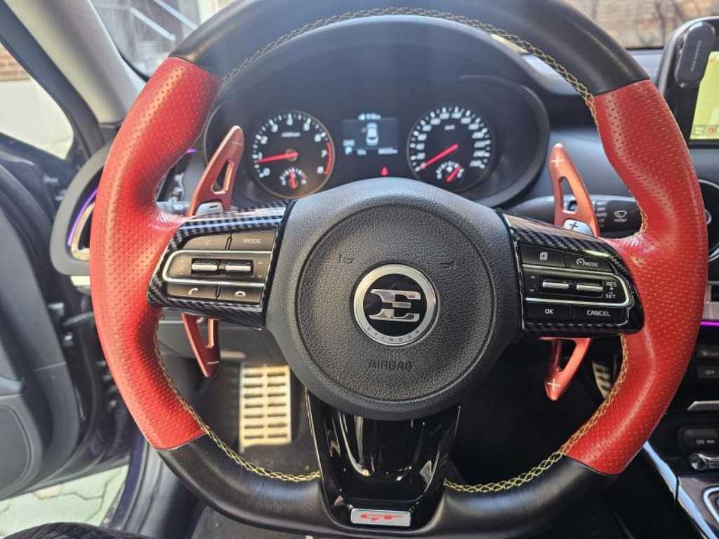 KIA Stinger - Vista 5