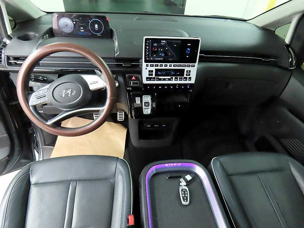 HYUNDAI Staria - Vista 7