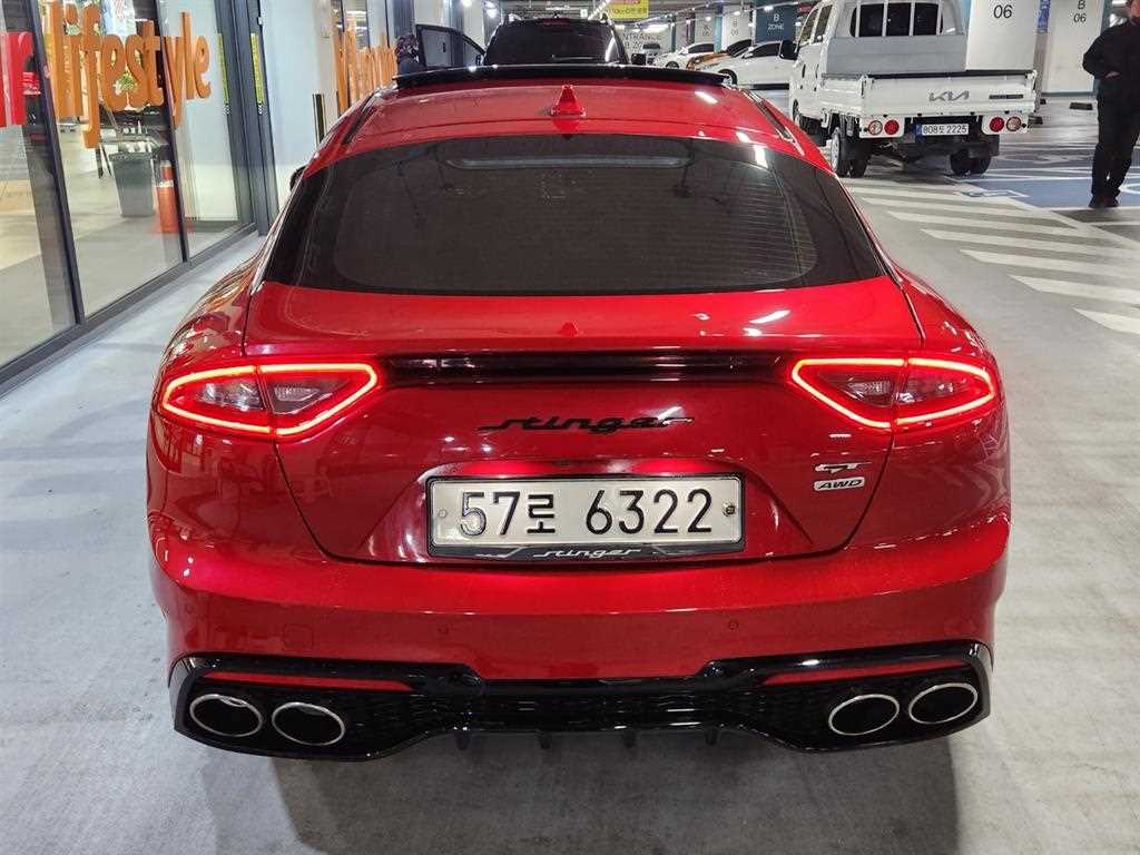 KIA Stinger - Vista 5