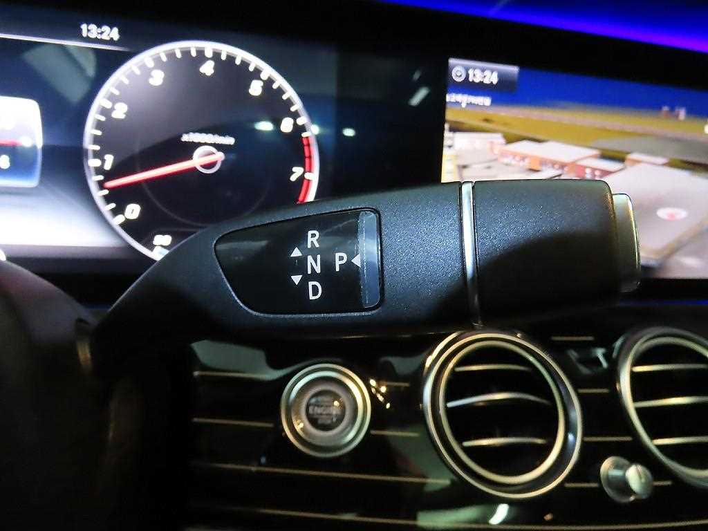 Mercedes Benz E class - Vista 12