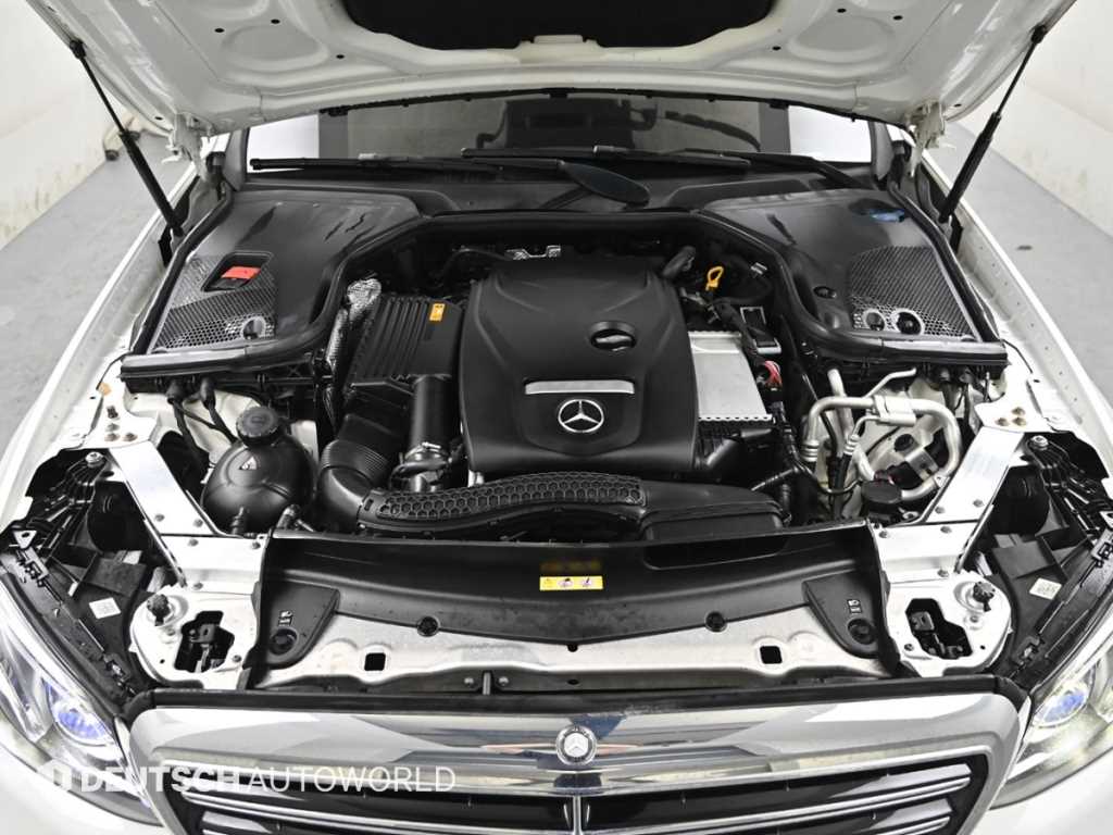 Mercedes Benz E class - Vista 6