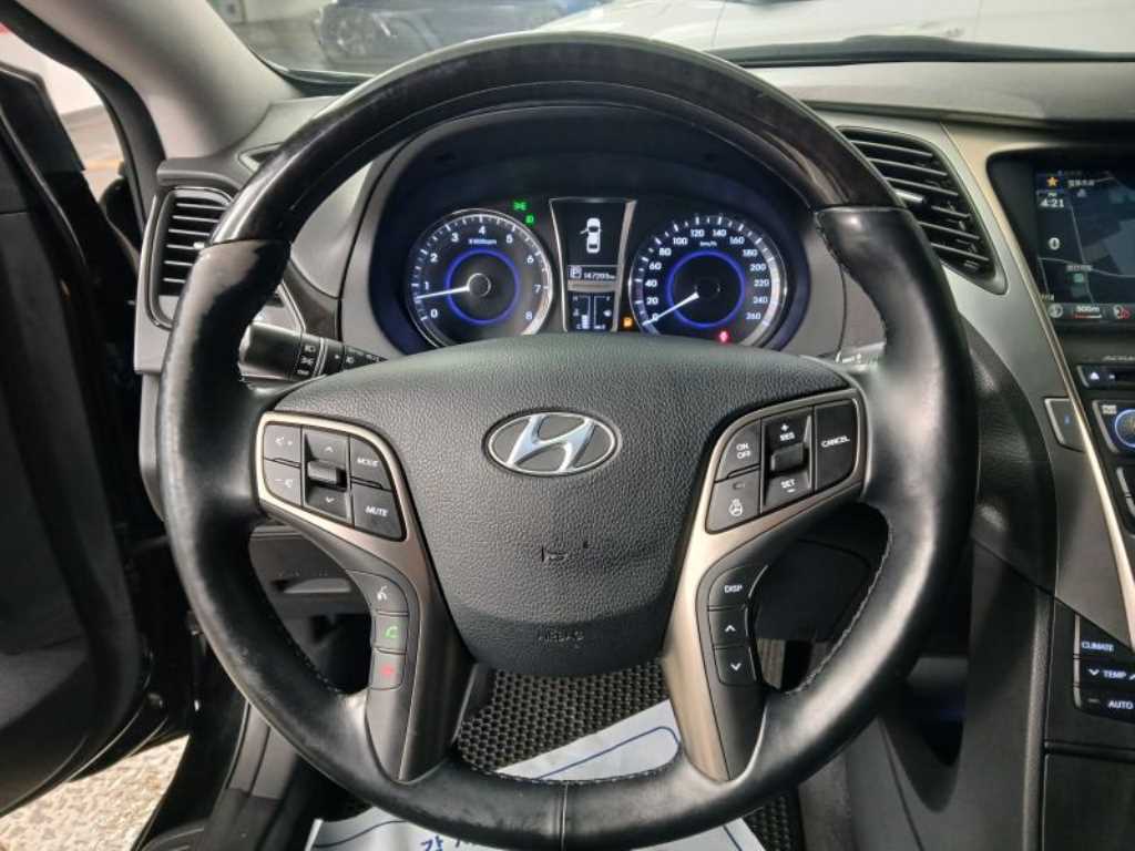 HYUNDAI Grandeur - Vista 8