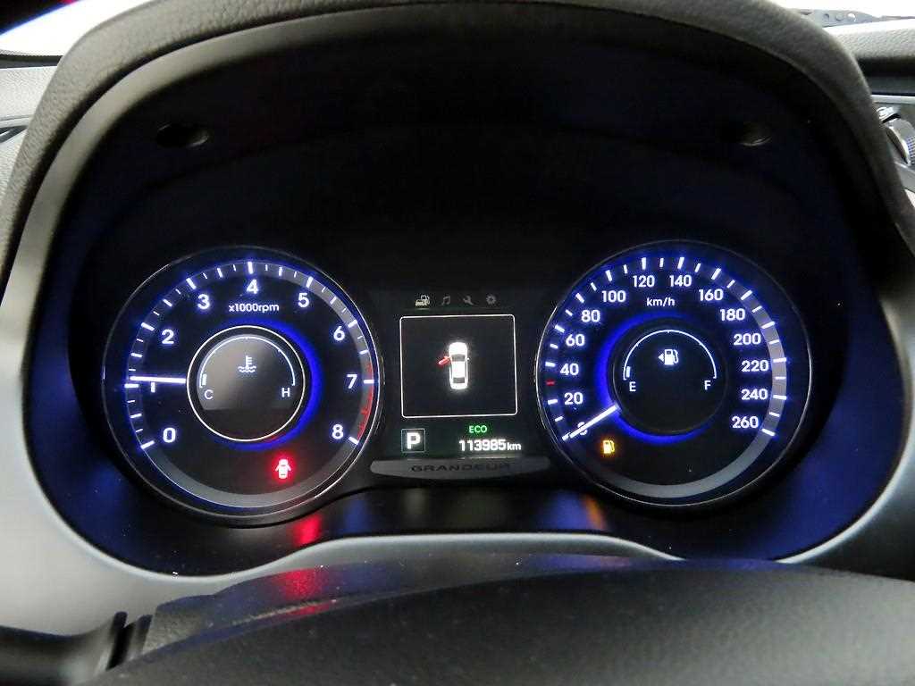 HYUNDAI Grandeur - Vista 5