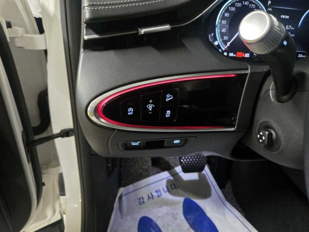 Genesis GV70 - Vista 10